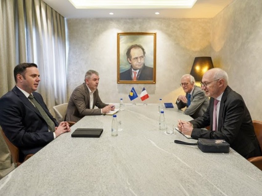 ​Abdixhiku takoi ambasadorin francez: Koordinimi me aleatët, i domosdoshëm