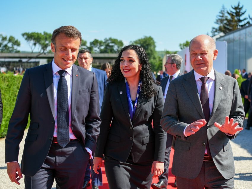 Presidentët Olaf Scholz dhe Emmanuel Macron krah Presidentes Vjosa Osmani
