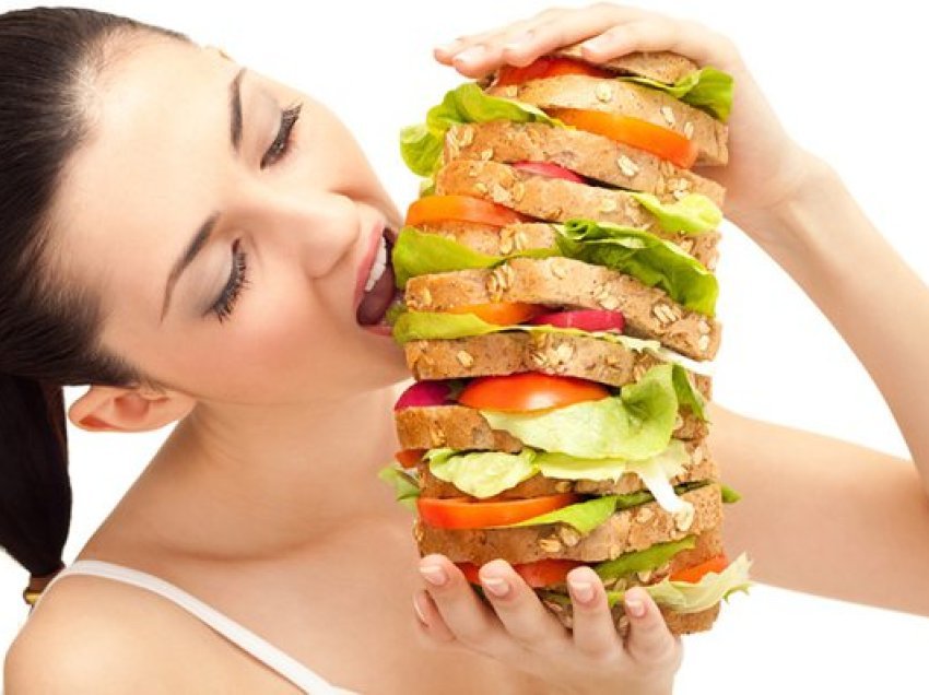Ndryshimet që ndodhin brenda trupit kur hani shumë
