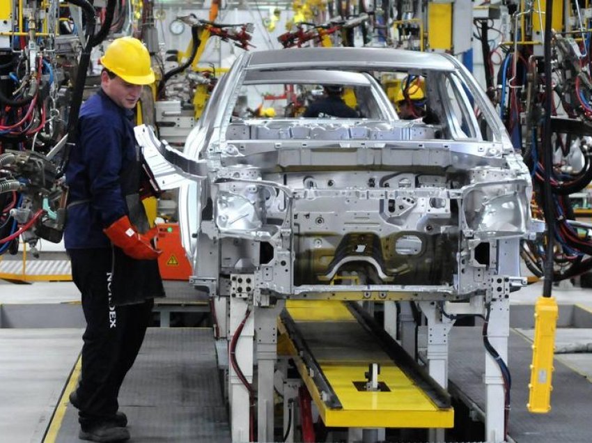 BM: 800.000 vende pune në industrinë e automjeteve në rrezik