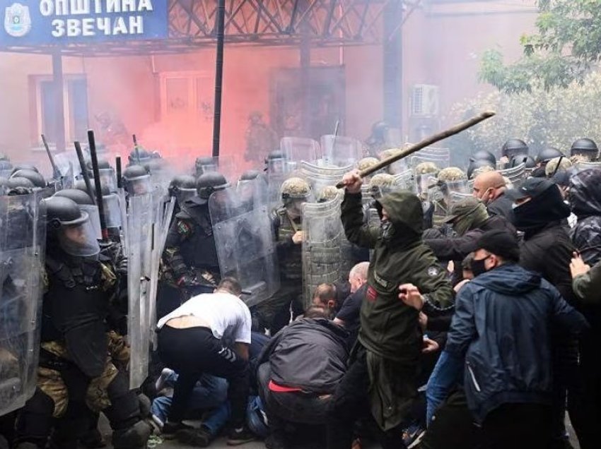 Situatë tensionuese, serbët lëshojnë alarmin në Mitrovicë të Veriut - policia jep detajet e fundit