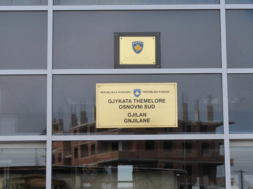 Lirohen nga paraburgimi dy mjekët e Spitalit të Gjilanit