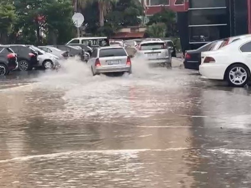Reshjet shkaktojnë probleme edhe në Vlorë, përmbyten disa zona