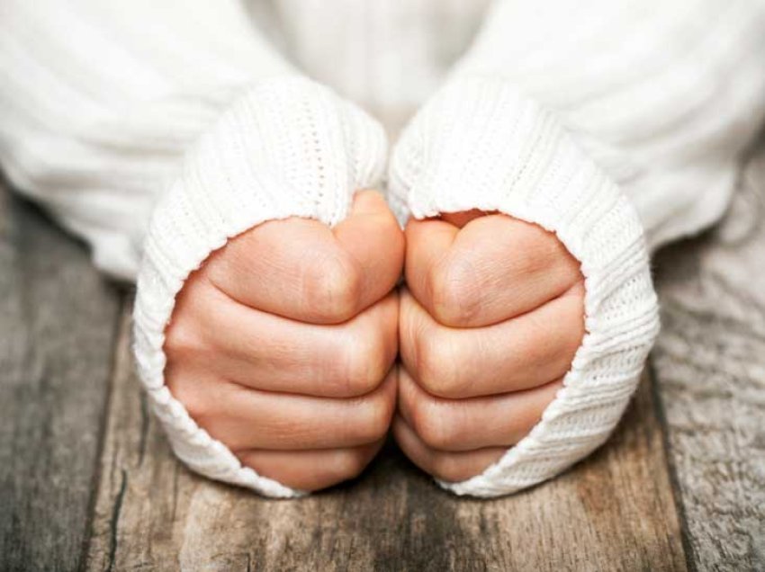 Si të mbrojmë duart nga i ftohti