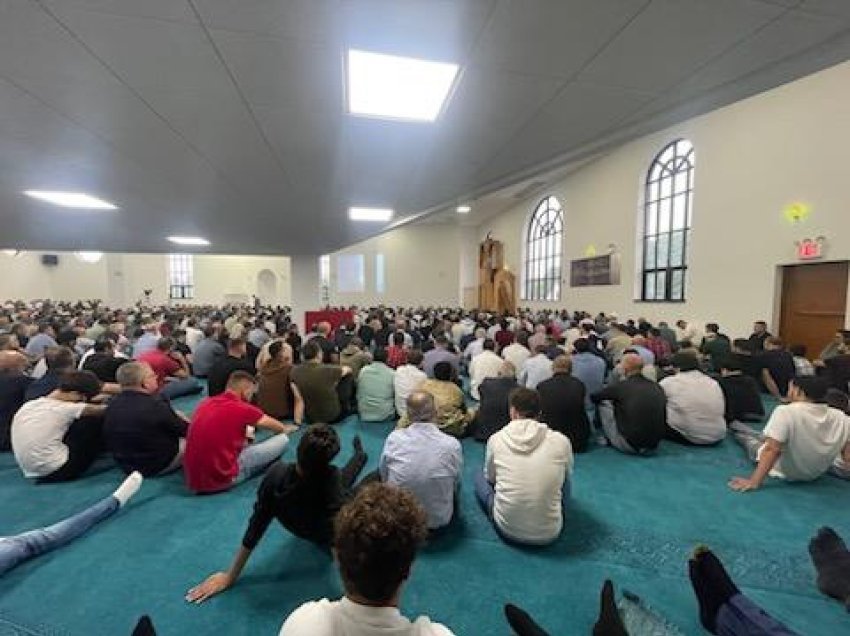 Shqiptarët myslimanë mblidhen në xhaminë e Staten Island për festën e Kurban Bajramit