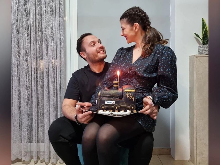 “Po pres të kthehesh, të bëjmë realitet ëndrrat tona”, postimi emocionues i të dashurës së 28-vjeçarit që humbi jetën gjatë përplasjes së dy trenave në Greqi