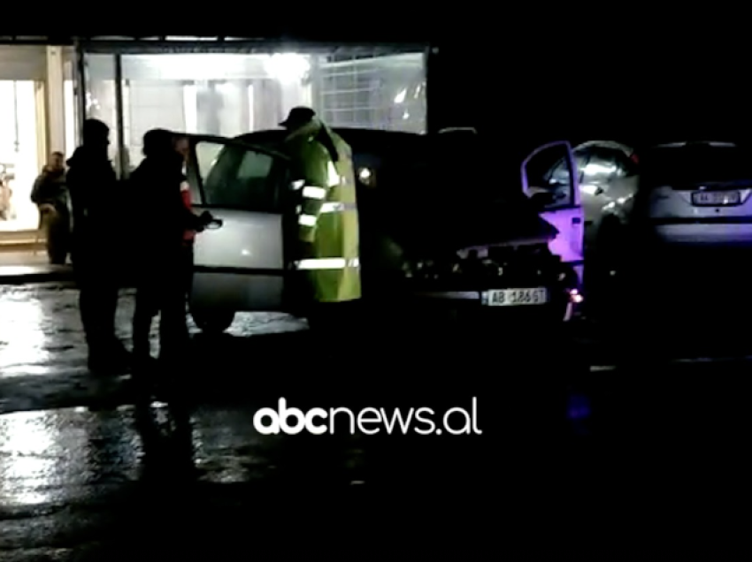 Përplasen dy automjete në aksin Elbasan-Peqin, dy të plagosur