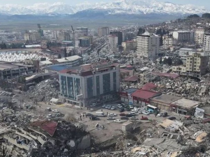 “Nuk arrijmë të flemë nga frika”, banorët e Stambollit të tmerruar: Një lëkundje tjetër mund të na shkatërrojë banesat