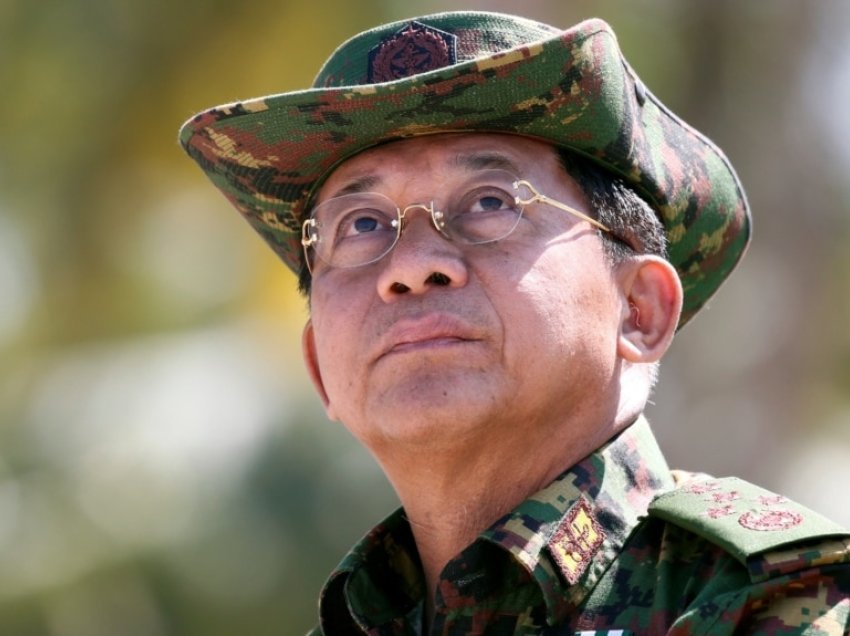 Shefi ushtarak i Mianmarit zotohet se do ta shtypë rezistencën