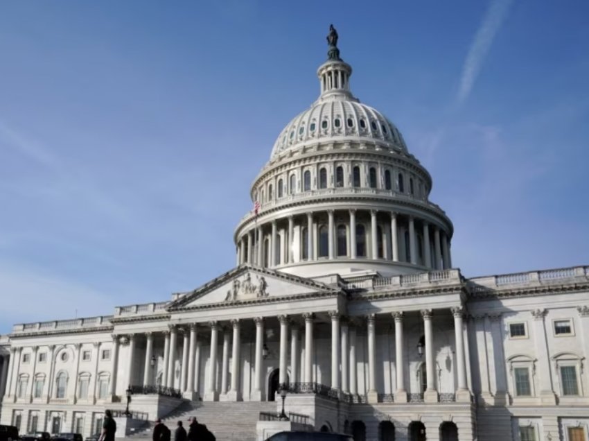 Senati miraton projektligjin për shfuqizimin e autorizimeve presidenciale për luftën në Irak