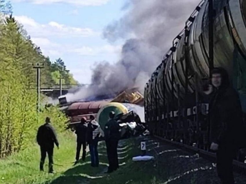 Shpërthimet e forta nxjerrin nga shinat trenin e mallrave dhe kanë hedhur në erë linjën e energjisë elektrike në Rusi