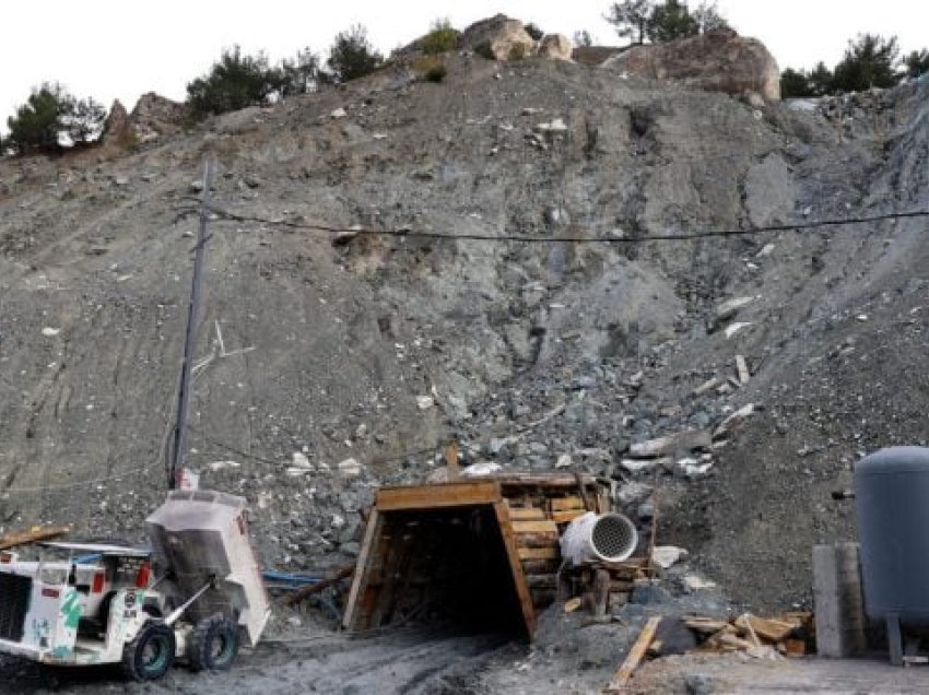 Tërmeti e sposton për 12 metra minierën e kromit në Turqi