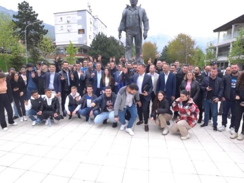 Fatmir Mediu takim me të rinjtë e Tropojës: Atë që na ka falur Zoti, nuk mund ta shkatërrojë pushteti