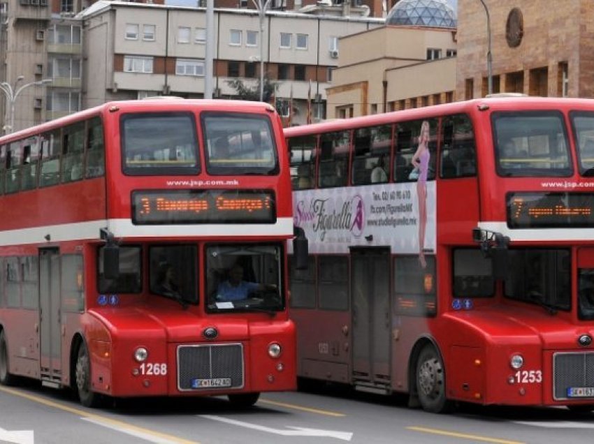 Transportuesit privat në Shkup çojnë autobusët për kontroll teknik