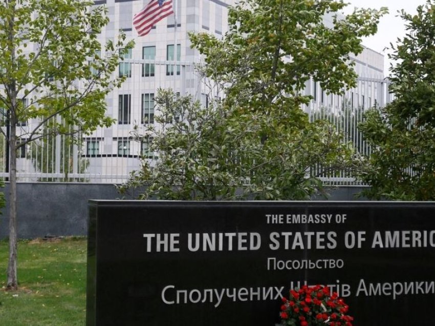 Ambasada amerikane në Ukrainë paralajmëron për kërcënim të shtuar të sulmeve