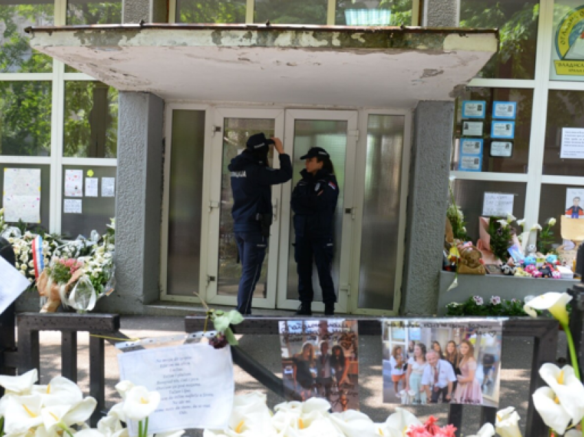 Serbia shton numrin e policëve në shkolla pas vrasjeve masive