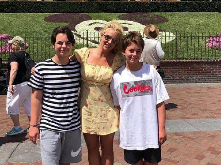 Britney Spears thuhet se ka mbi një vit pa takuar djemtë e saj