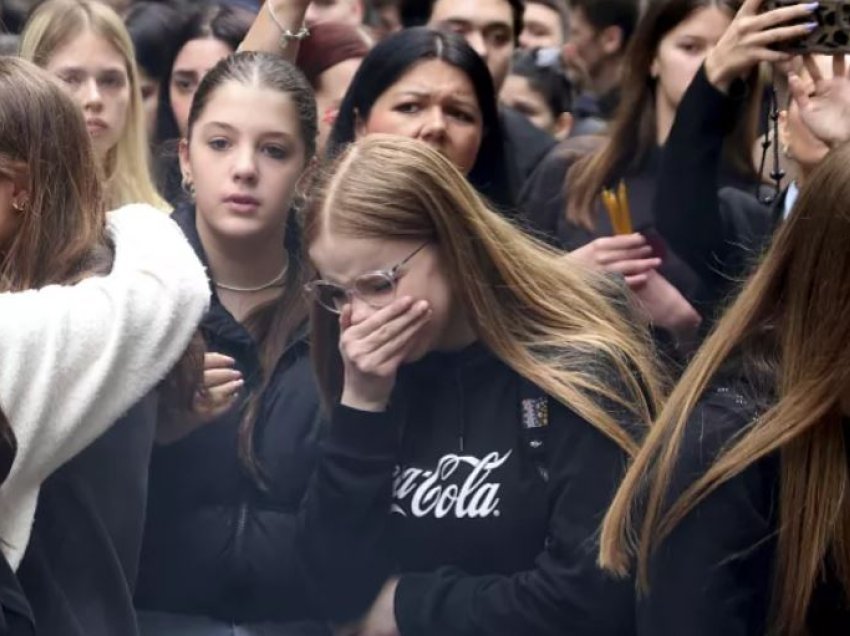 Pas tragjedisë në Beograd, shkollat serbe marrin mbi 100 kërcënime me bombë