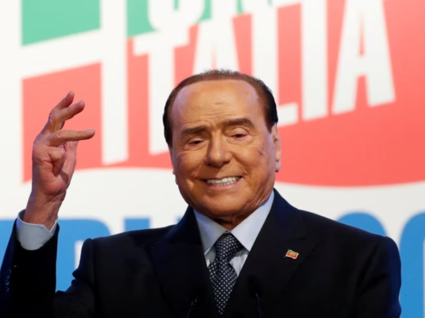 Berlusconi lirohet nga spitali pas 45 ditësh