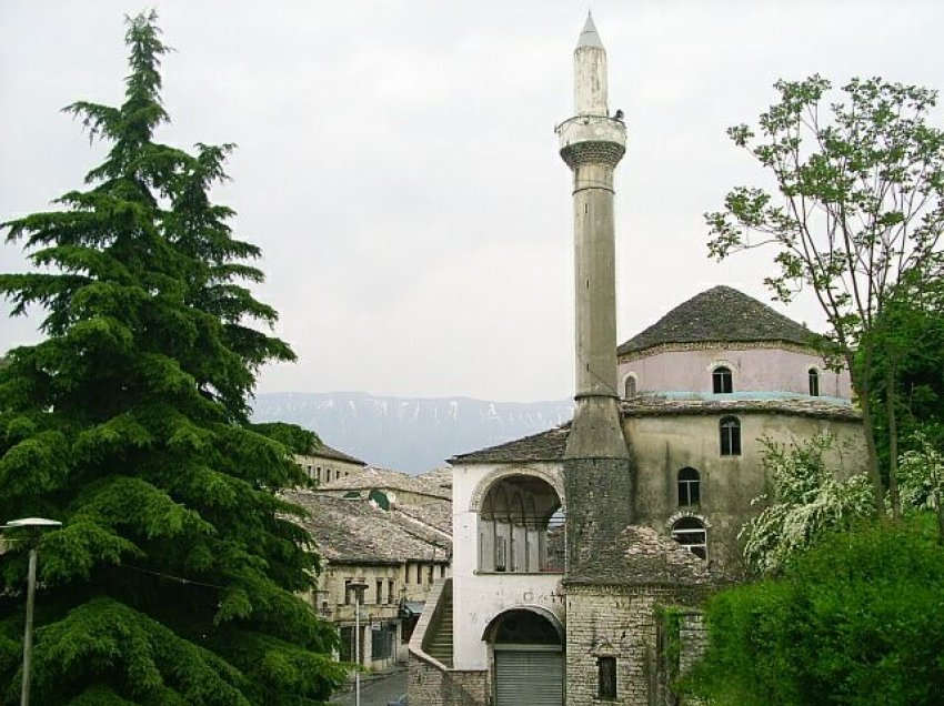 Xhamia më e vjetër e qytetit të Gjirokastrës, i shpëtoi regjimit komunist