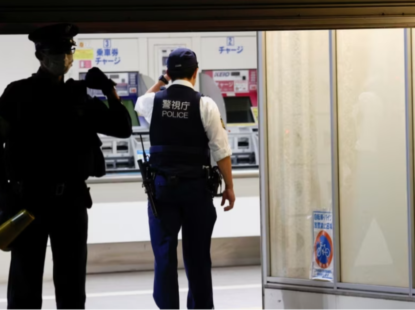 Japoni: Tre persona të vdekur si pasojë e sulmeve me thikë dhe armë zjarri