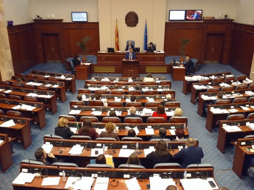 Kuvendi i Maqedonisë së Veriut votoi ligjet për Korridorin 8 dhe 10-D, opozita votoi kundër