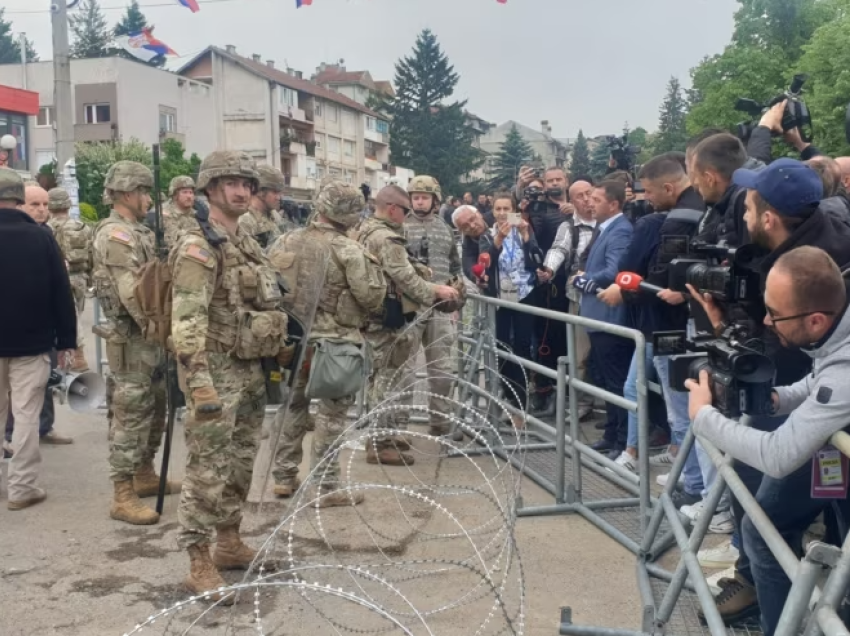 KFOR vjen me reagim publik pas tensioneve në veri, ka një kërkesë urgjente për Kosovën dhe Serbinë