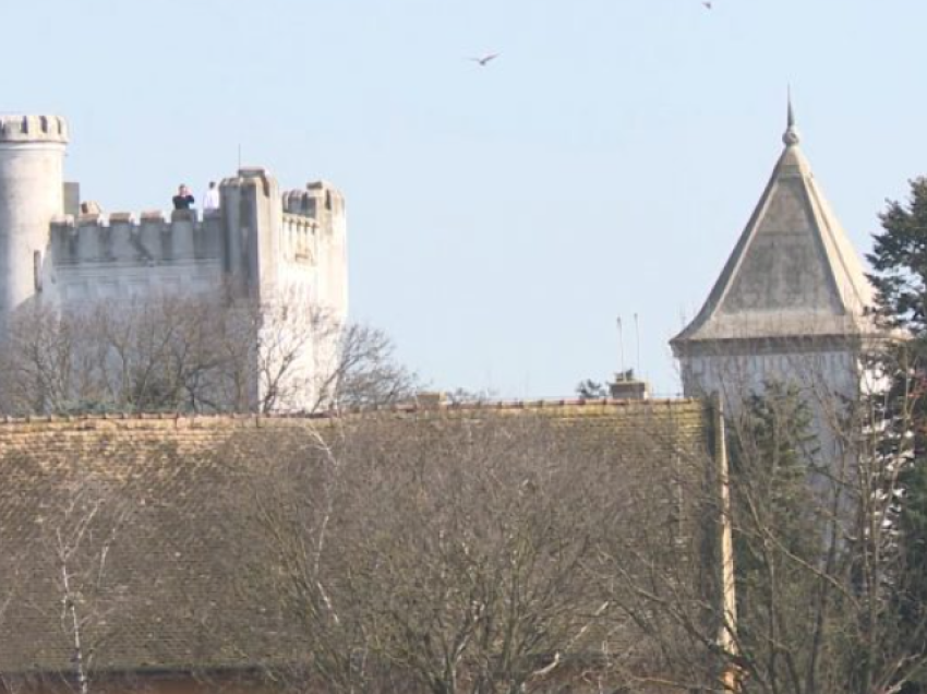 Kështjella në Britani del në shitje për vetëm 35,000 €, por ka një problem
