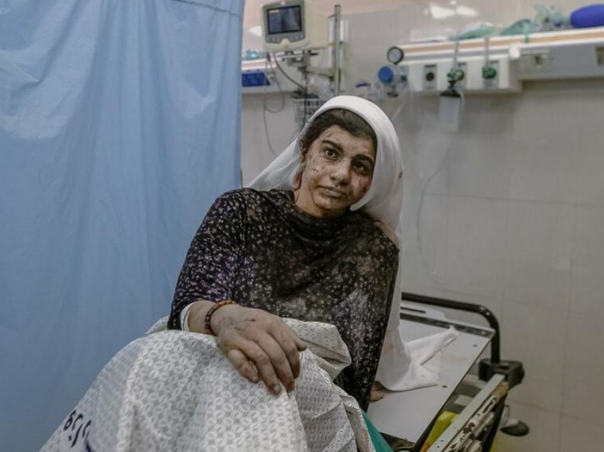 Gratë në Gazë lindin foshnjat me prerje cezariane, nuk përdoret fare anestezion – uthulla përdoret si mjet për dezinfektim