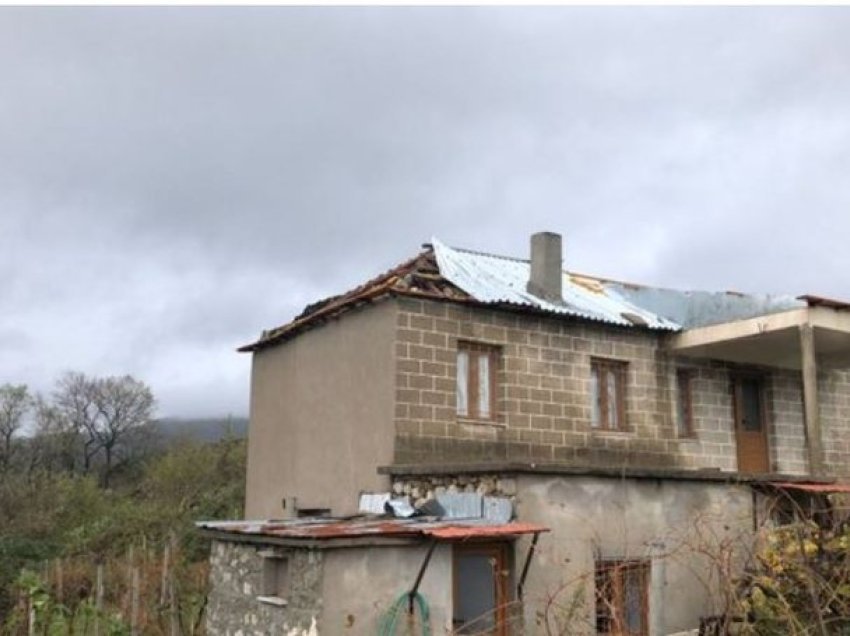 Situatë e vështirë nga reshjet në Kolonjë/ Përroi del nga shtrati, shkatërron 3 banesa
