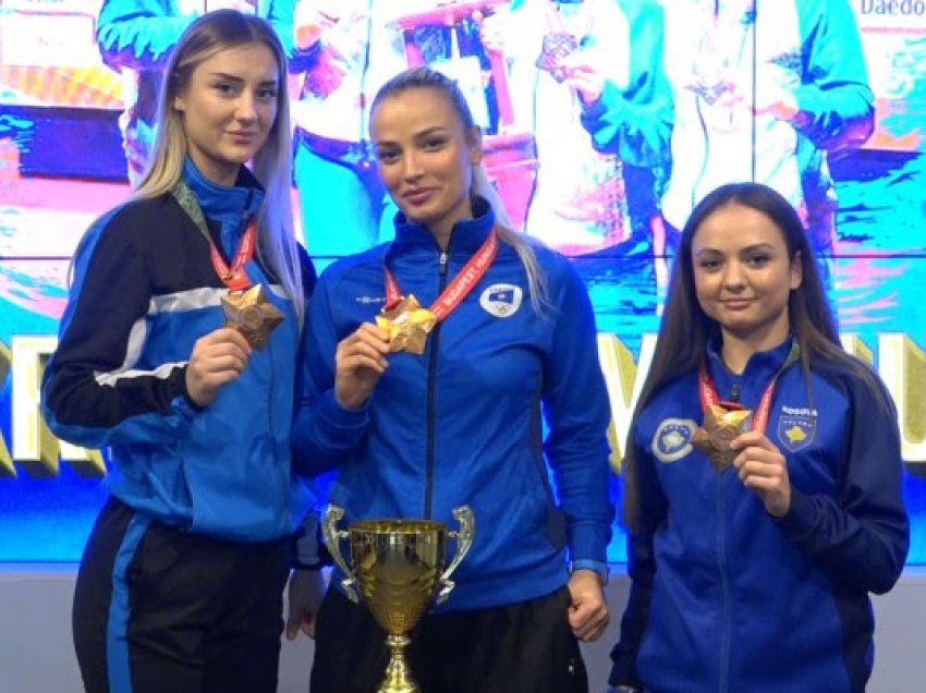 ​Flasin vajzat e karatesë: Motiv kemi Majlindën, krenare me medaljen e bronztë botërore