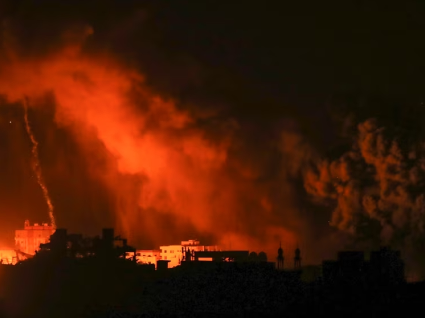 Izraeli thotë se e ka ndarë Gazën në dy pjesë