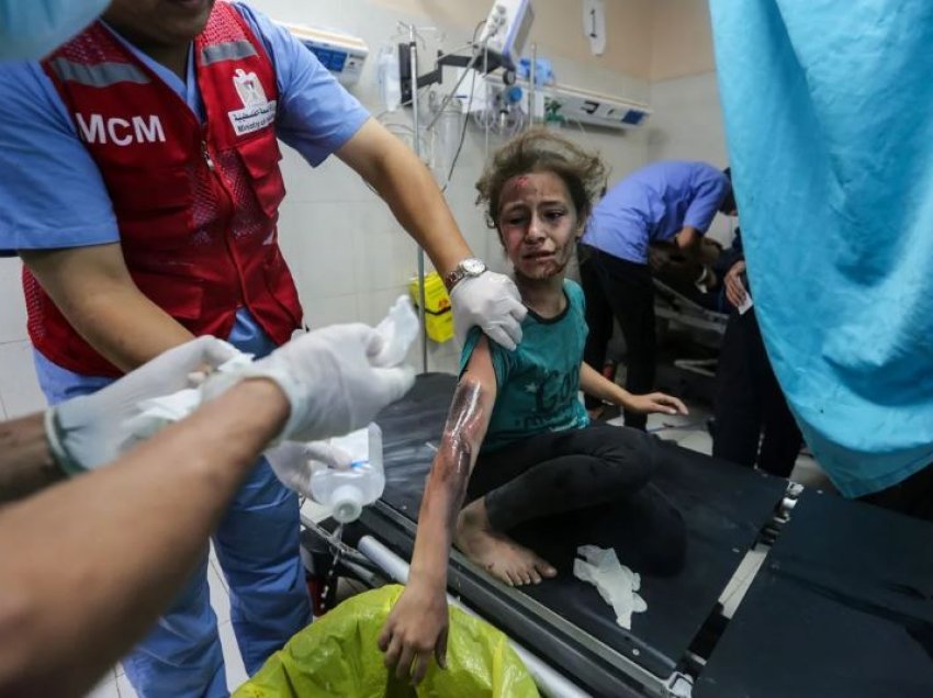 Rritet numri i viktimave nga lufta, tanket izraelite ‘stacionohen’ jashtë spitaleve të Gazës në ditën e 35-të të luftës