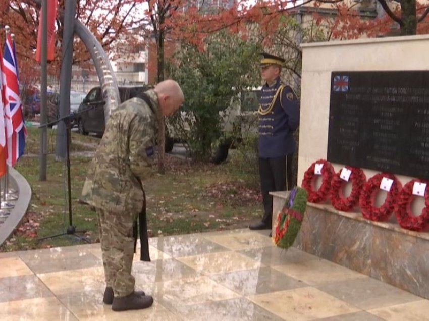 Përkujtohen 14 ushtarët britanikë që humbën jetën në Kosovë