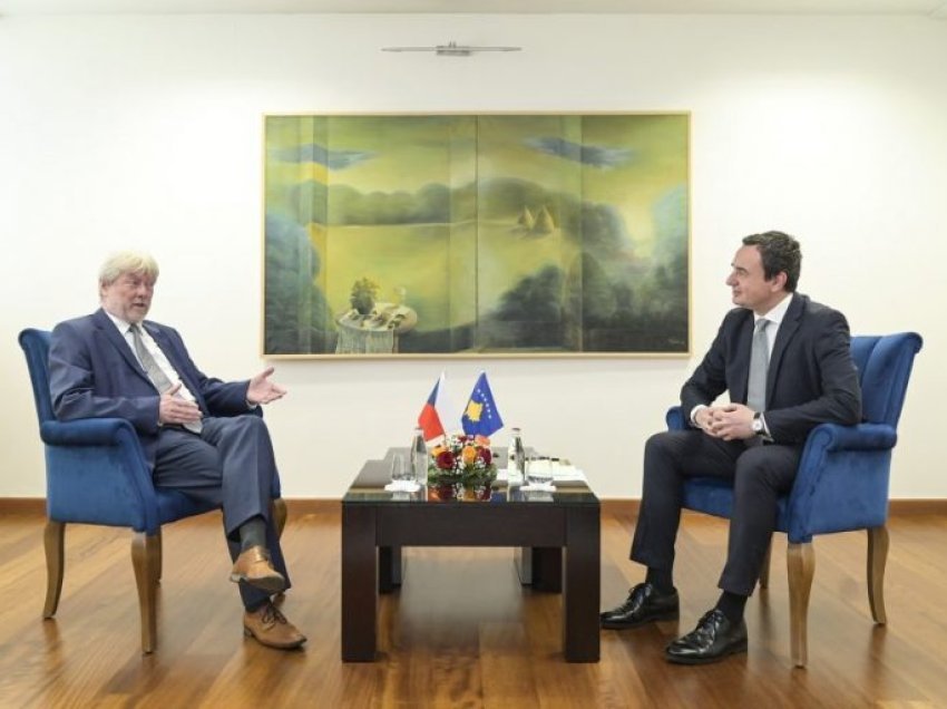 Kurti pret ambasadorin çek, përmend punën pozitive ndaj Kosovës gjatë udhëheqjes së Presidencës së BE-së
