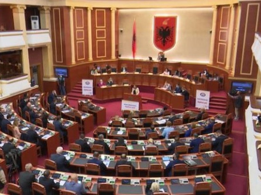 Të hënën seanca maratonë për buxhetin, Berisha paralajmëron kaos dhe qëndresë të fuqishme - PS plan B për të votuar draftin