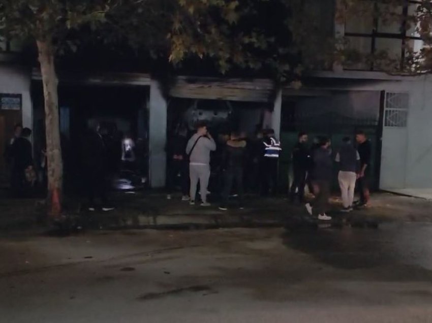 Shpërthen në flakë servisi në Durrës, lëndohet një person