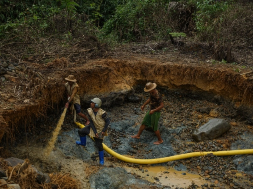 Shembet miniera e arit në Mianmar, 3 të vdekur