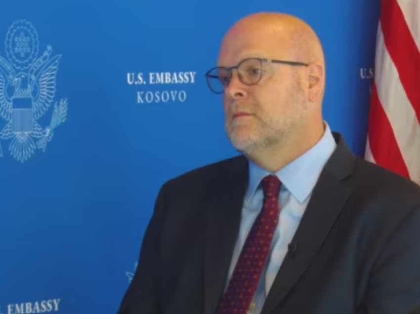 Ambasadori amerikan: Zbatimi i marrëveshjes së Ohrit rrit shkallën e sigurisë së Kosovës