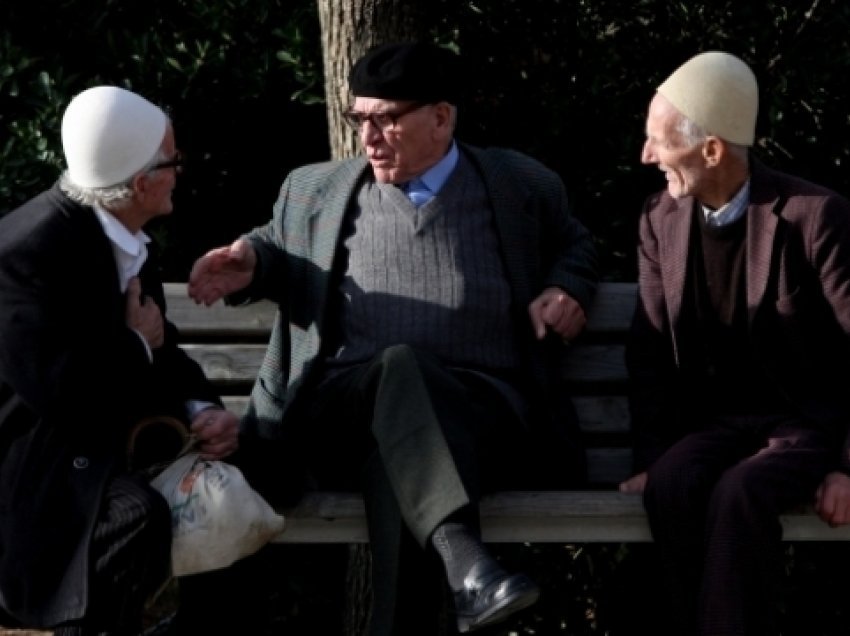 Pensionistët ankohen në çmimin e lartë të rrymës: S’e dimë si do ta  bëjmë pagesën