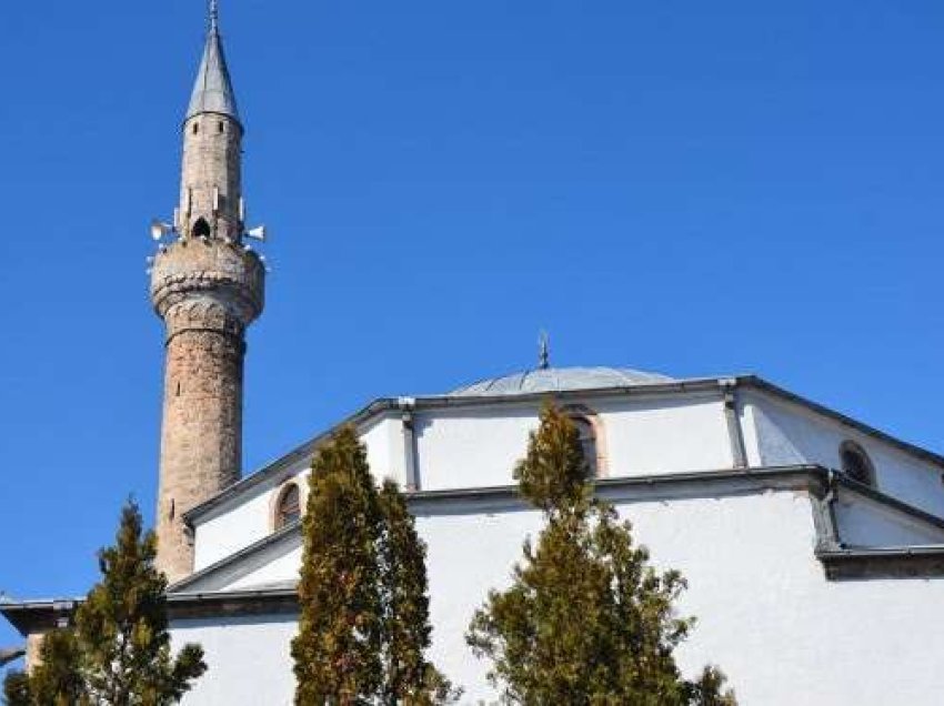 Vidhen pajisjet e internetit në një xhami në Gjilan