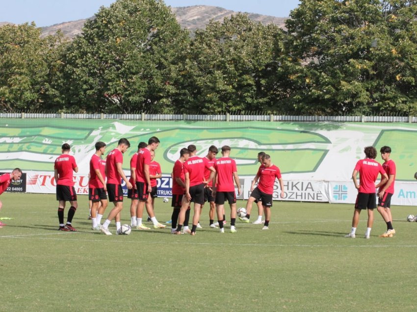 Trajneri Bushi fton dy futbollistë për sfidën ndaj Malit të Zi