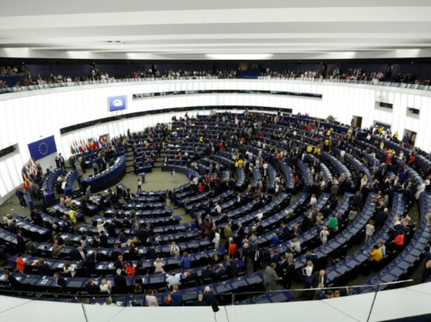 Parlamenti Evropian miraton rezolutën për sulmin terrorist në Banjskë