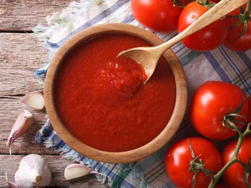 Salca e domateve e shëndetshme për zorrët
