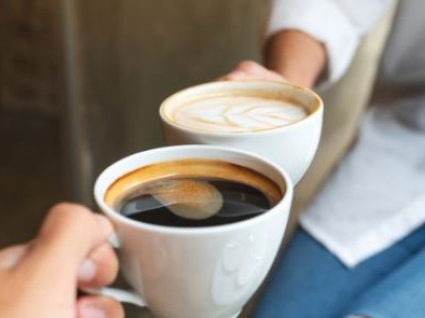 A e dinit se kafeja përmban një vitaminë të rëndësishme?