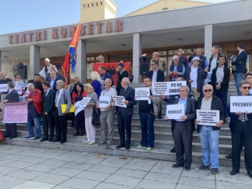 ​Protestohet kundër politikave serbe ndaj vendbanimeve shqiptare në Luginën e Preshevës