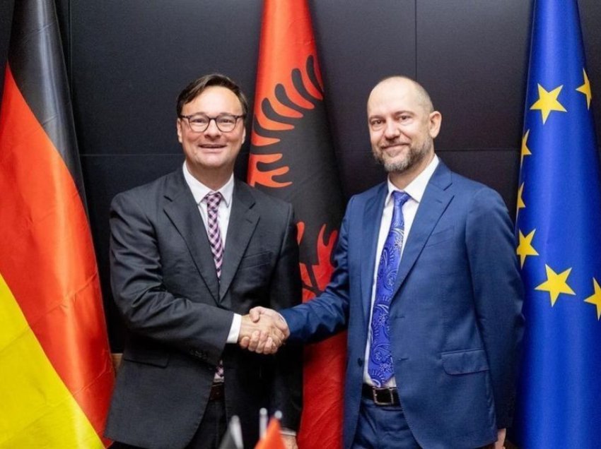 Shqipëria nënshkruan marrëveshje me Gjermaninë për forcimin e sigurisë rrugore