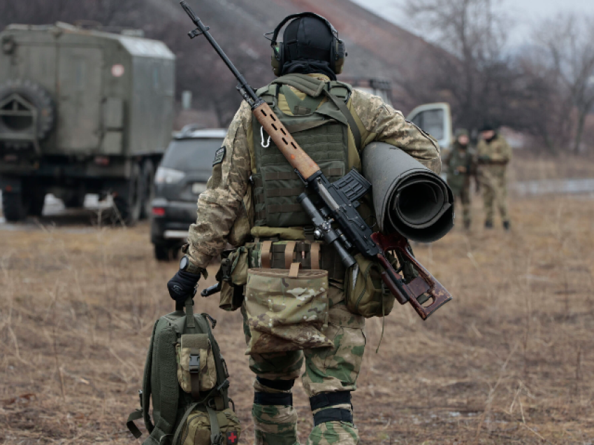 Rusia arreston dy ushtarë për vrasjen e një familjeje ukrainase