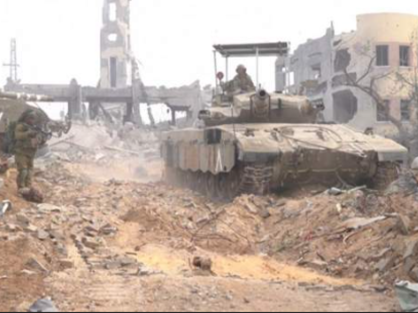 Tanket izraelite lëvizin në mënyrë të qëndrueshme drejt qytetit të Gazës