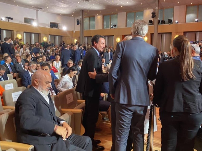 Pamje të reja pa koment nga Forumi i Bledit: Kurti i rrethuar me liderë, Rama i vetmuar - si u duartrokit kryeministri i Kosovës?